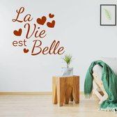 Muursticker La Vie Est Bella -  Bruin -  134 x 120 cm  -  franse teksten  alle - Muursticker4Sale