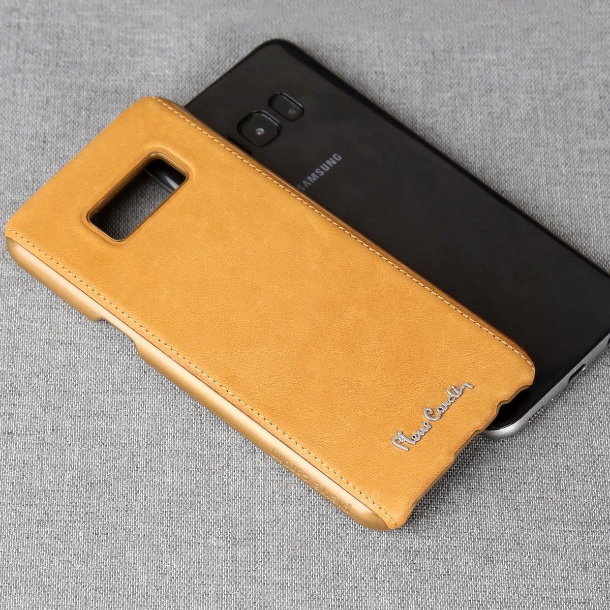 Geel hoesje van Pierre Cardin - Backcover - Stijlvol - Leer - Galaxy S8 Plus - Luxe cover