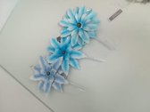 3 decoratieve bloemen met een hangertje - blauw