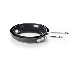 Greenpan Barcelona Aluminium Koekenpannenset 2-delig - Ø 24 en 28 cm – PFAS-vrij – Inductie Koekenpannenset – Ovenbestendig tot 220°C – Vaatwasserbestendig – Snelle opwarming – RVS handgrepen - Zwart