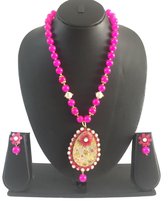 Collier de perles de perles de couleur rose
