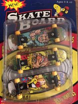 Skate Speelgoed Miniatuur Met Mooie Afbeelding - 3 Vingerskateboard - Kunststof - 9 cm - Gele Wielen