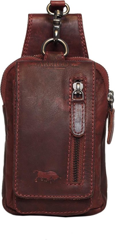 Sac banane en cuir rouge avec poche zippée, poche plaquée et logo taureau.