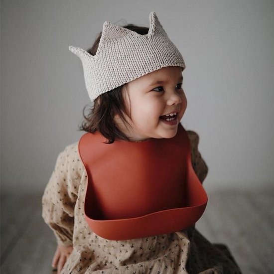 Mushie Siliconen Baby Slabbetje met Opvangbakje - Blush - BPA ftalaatvrij| afwasbaar van Mushie — afbeelding 4