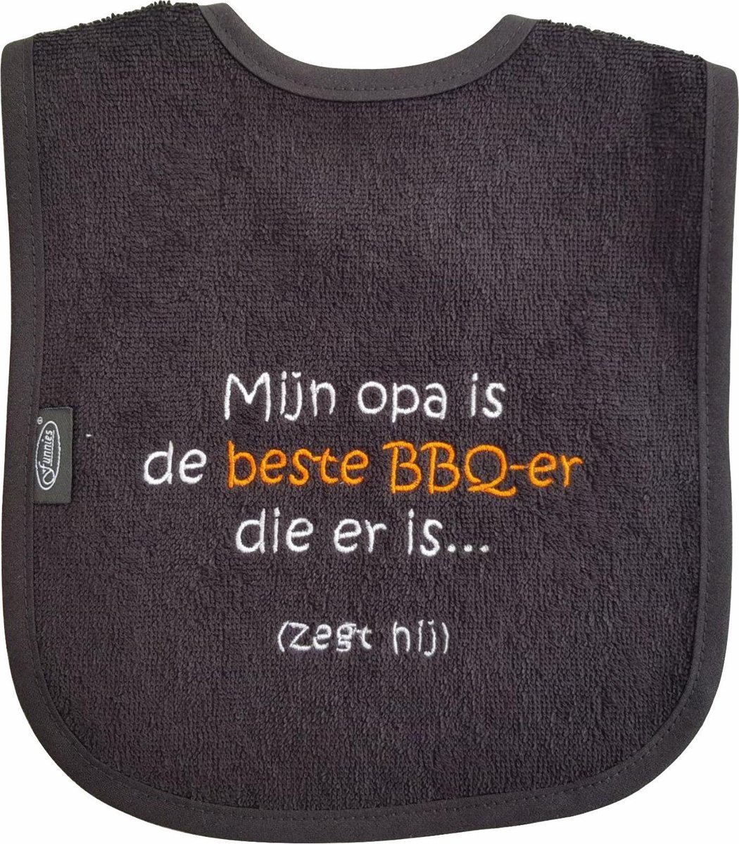 Zwarte slab met "Mijn opa is de beste bbq-er die er is... (zegt hij)"