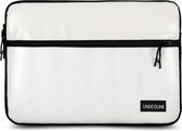 MacBook Pro 16 inch case met voorvak (van gerecycled materiaal) - Witte laptop sleeve voor nieuwe MacBook Pro 16 inch M3/M2 (2023/2024)