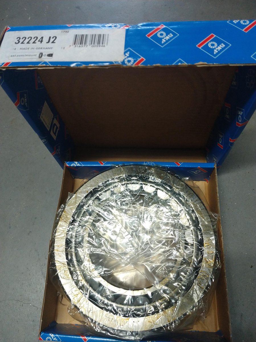 SKF 32224 J2  kegellager  Inwendige diam.: 120 mm  Uitwendige diam.: 215 mm  Breedte: 62 mm (T)  SKF 32224 J2 Kegellager