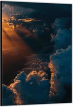 Dibond –Wolken met Zonnestralen– 30x40cm Foto op Aluminium (Wanddecoratie van metaal)