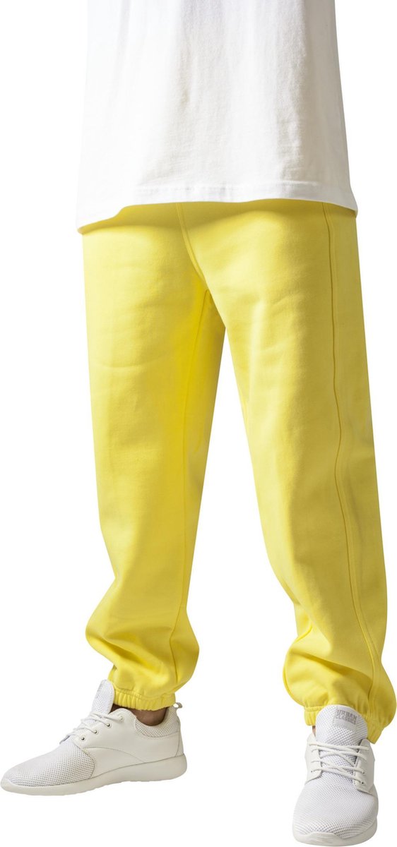 Urban Classics Basic Heren joggingbroek S Geel