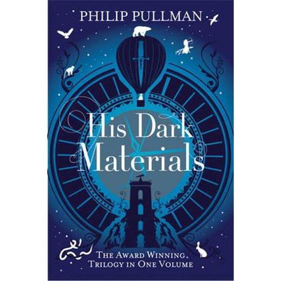 Couverture du livre 'His Dark Materials' bleu foncé avec une montgolfière, une tour et des animaux.