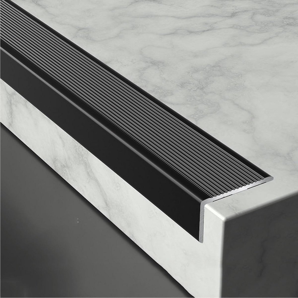 Vinyl Traprand Bescherming - Trapneus Randafwerking - Veilige Trappen - Antislip Ontwerp - 90 cm - Zwart