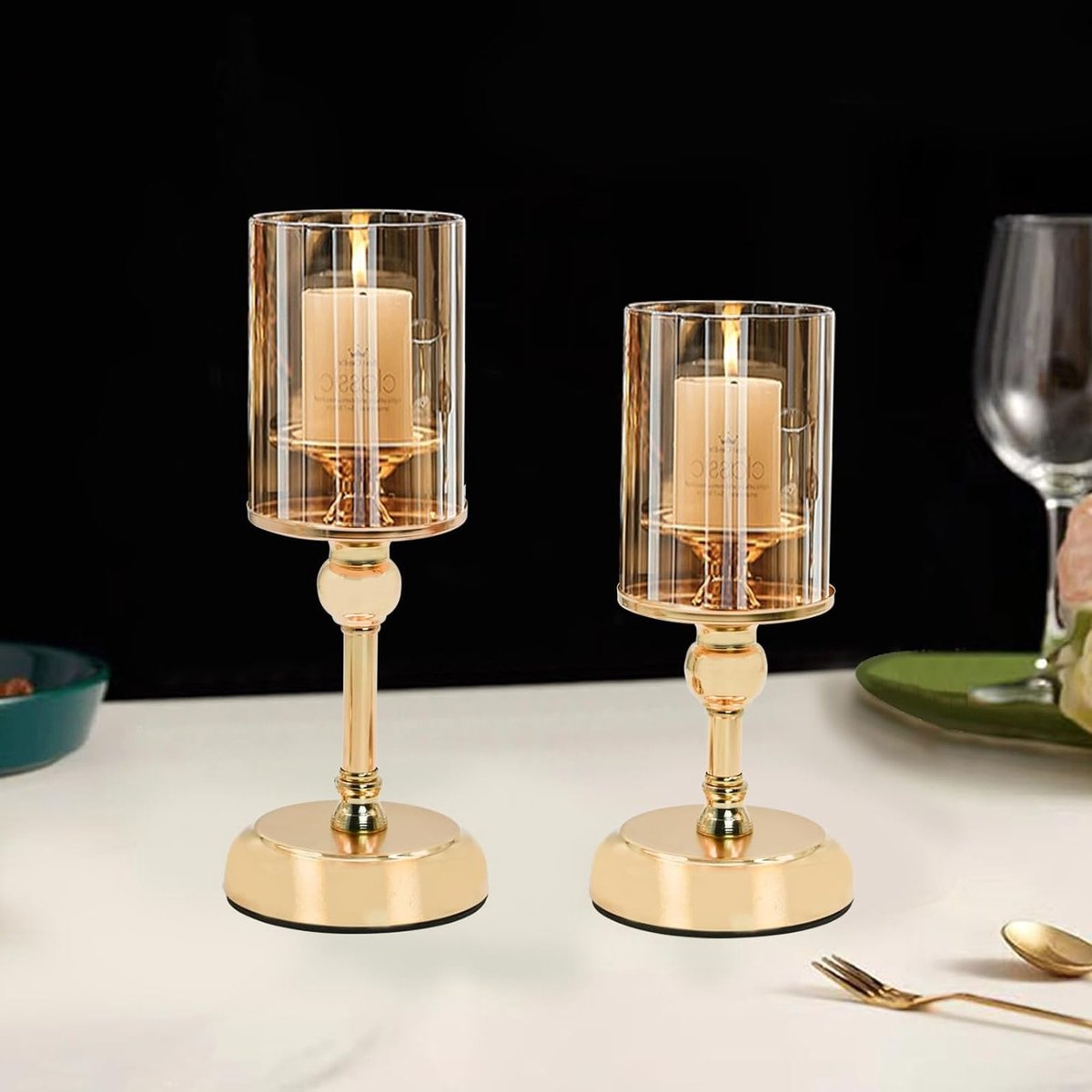 Elegante Gouden Kaarsenhouder Set van 2 voor Tafelcentra, Decoratieve Pillar Kaarsenhouders met Glazen Deksel voor Binnen en Buiten Gebruik
