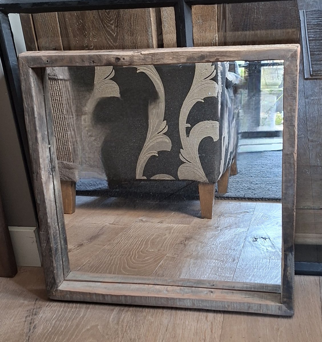 robuuste landelijke 60X60 cm Vierkante spiegel met oude houten lijst