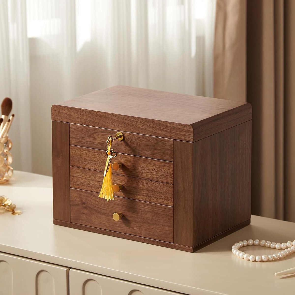 Sieradenbox van Walnoot Hout met 4 Lagen, 2 Deuren en Spiegel, Veilig voor Armbanden en Ringen, Perfect Cadeau voor Haar