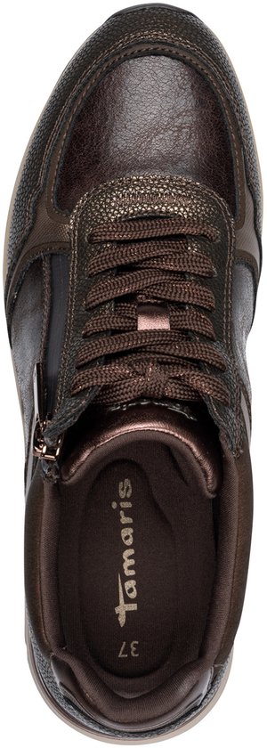 Bovenaanzicht van de bruine Tamaris sneaker met logo op de binnenzool.