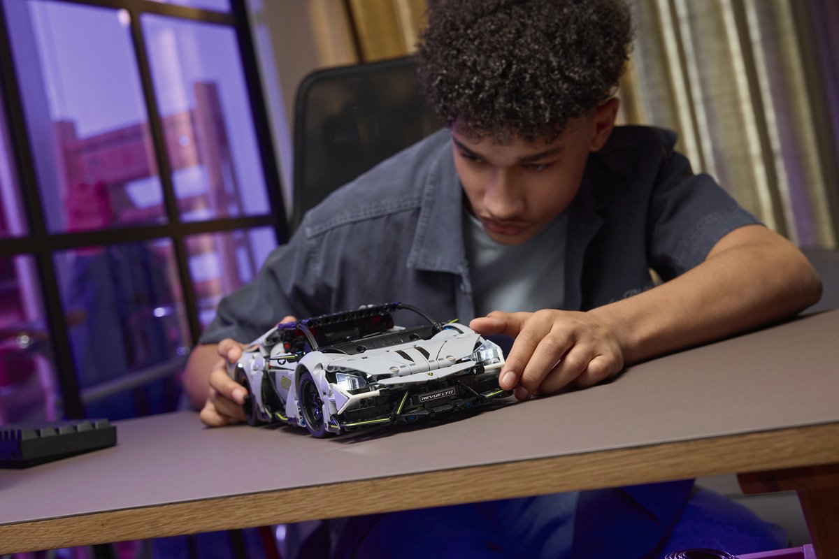 LEGO® Technic Lamborghini Revuelto Supersportwagen - 42214 — afbeelding 9
