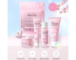 Japan Sakura - Moisture Surge Set - gezichtsreiniging - gezichtsverzorging - vakantie - moisturizer set - 4 stuks - cleanser - toner - sunscreen - essence cream - voor de normale tot droge huid