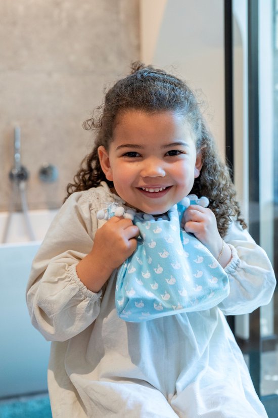 Oh, Baby! Essentials (3*150ml) - Natuurlijk, biologisch & vegan voor baby's en kinderen - Body Wash & Shampoo + Badolie + Liniment + Gratis Toilettasje van Merkloos — afbeelding 2