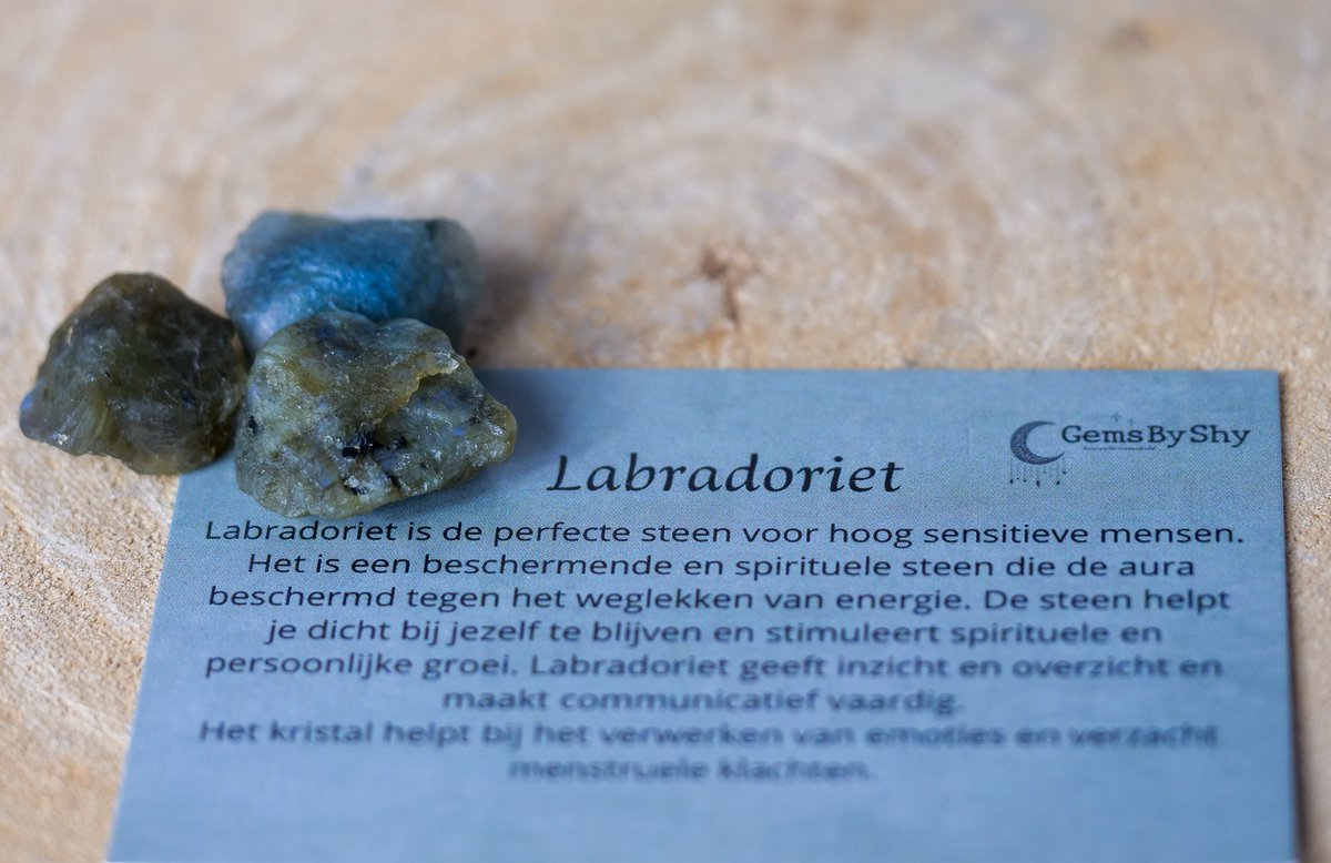 Labradoriet ruwe steen - Drie stuks - Edelsteen - Perfect cadeau voor mannen en vrouwen - Inclusief uitleg - Spiritueel - Labradorite - Hoog sensitiviteit - helpt bij verandering - Rust - Bescherming - Slapen - 100% NATUURLIJK