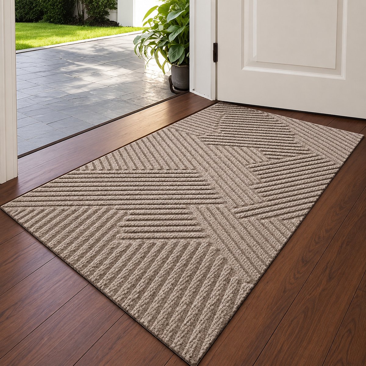 Antislip Deurmat met Streepjesdesign – Khaki– Polyester – 75cm x 45cm - Rubberen Onderkant – Gemakkelijk Schoon te Maken – Ideaal voor Entree, Veranda of Garage - 75cm x 45cm