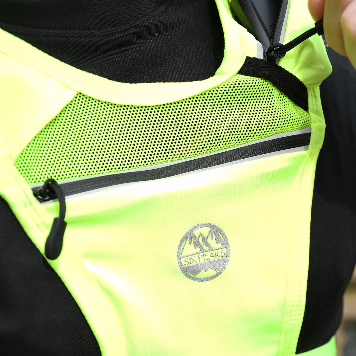 Six Peaks hardloopvest - lichtgewicht - safety geel