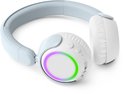 Lichtblauwe Philips koptelefoon met witte oorschelpen en verlichte cirkel, op zwarte achtergrond