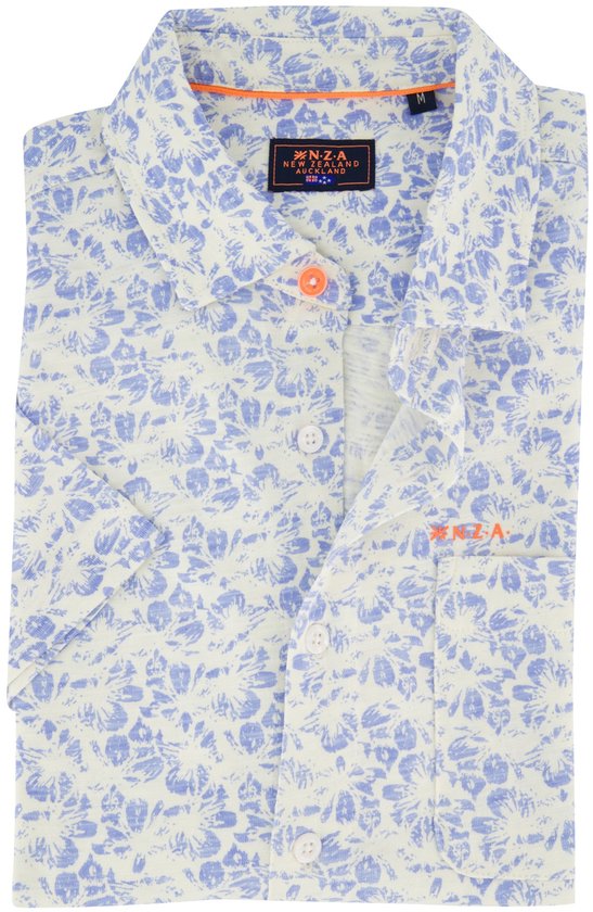 Gevouwen crèmekleurig poloshirt met blauwe bloemenprint, oranje knoop en logo.