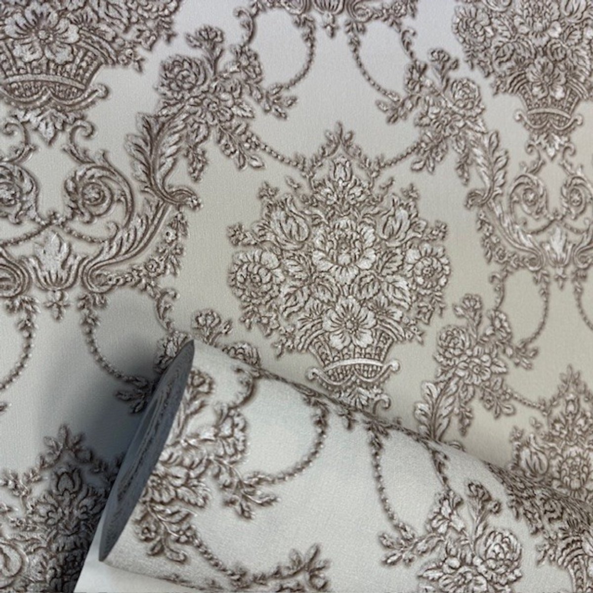 Chateau 5 Vliesbehang Klassiek Barok Beige Crème – Linnen Structuur – Afneembaar – Luxe Landelijk / Hotel Chic Behang
