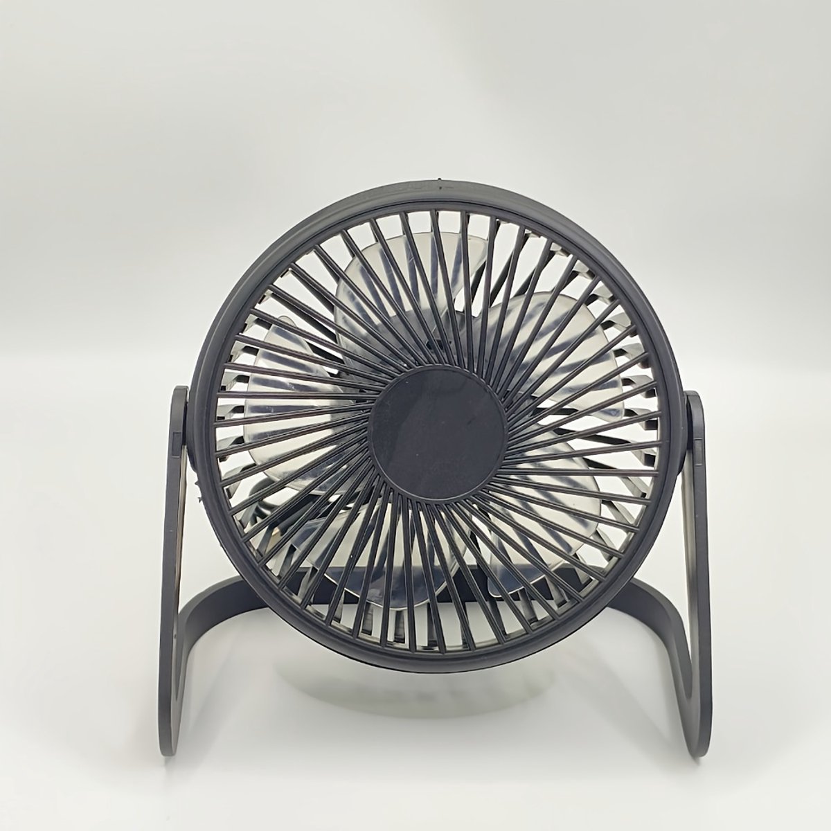 USB-bureauventilator, draagbare mini-ventilator met stekker, ideaal als cadeau voor thuis, perfect voor slaapkamers, kantoren, keukens, kamperen, enz. (Zwart)