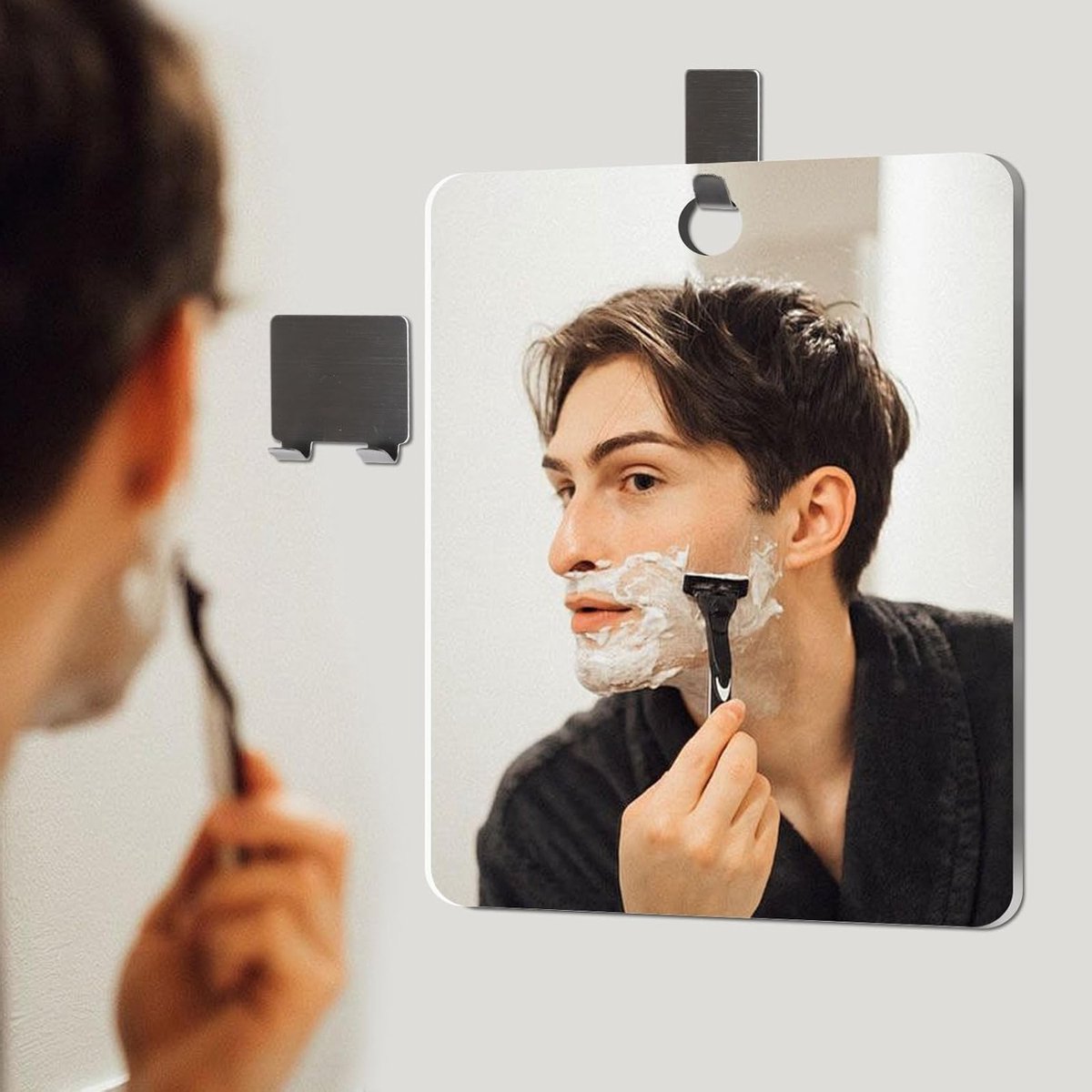 Verstelbare Douche Spiegel met Zuignap, Schokbestendig en Ideaal voor Reizen, Inclusief Scheermes Houder en Haak, 17.3 cm x 13.2 cm, Perfect voor Make-up en Scheerbeurten