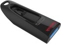 Zwarte SanDisk USB 3.0 stick met een rubberen grip en rode logo.