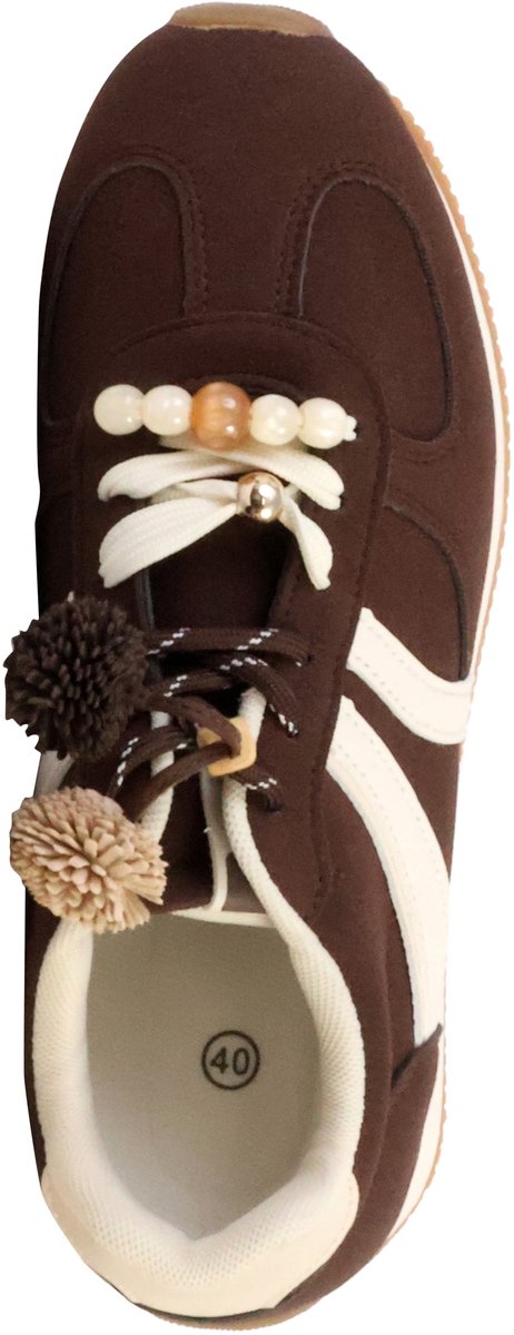 Sneakers met veters