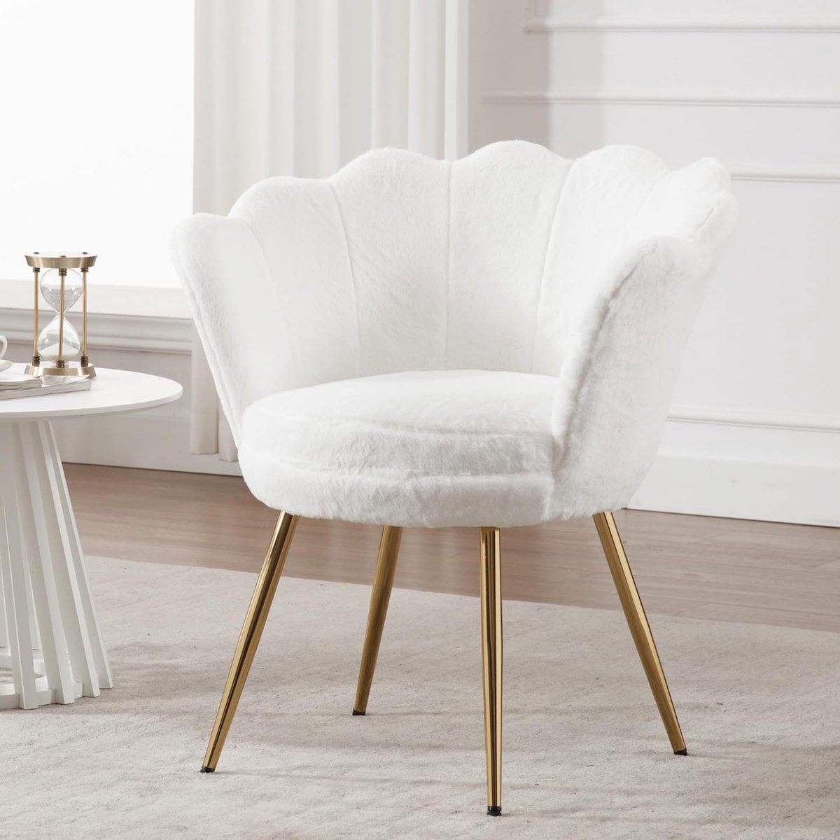 Make-uptafelstoel Schelpstoel Teddystof - Loungestoel met Armleuningen, Gouden Metalen Poten, Fauteuil wit voor Woonkamer en Slaapkamer - 42x44x76 cm - Vermissen
