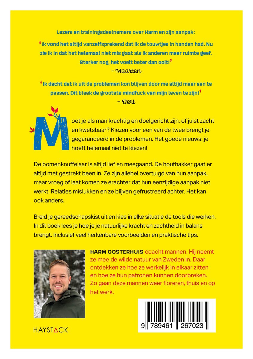 Vrolijke illustratie van een houthakker met bijl en een boom met takken, met de tekst 'De HOUTHAKKER & de BOMENknuffelaar' en 'Harm Oosterhuis'.