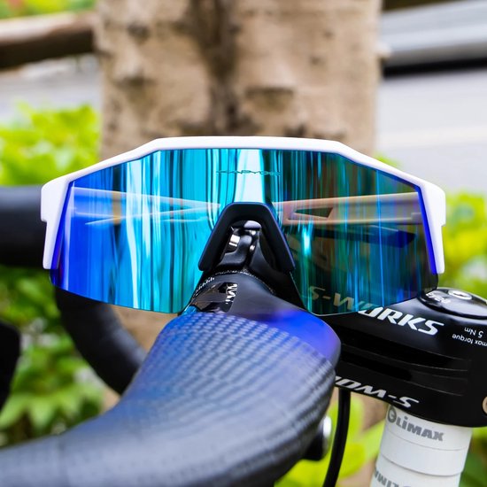 KAPVOE Sport Zonnebril - COMPLETE SET - 4 GLAZEN - Fietsbril - Sportbril - Mountainbike - Wielrennen - Ski - Wintersport - Polariserend - UV 400 - Nachtbril - Hoesje -Brillenkoker - Wit Blauw - apres ski van Kapvoe — afbeelding 5