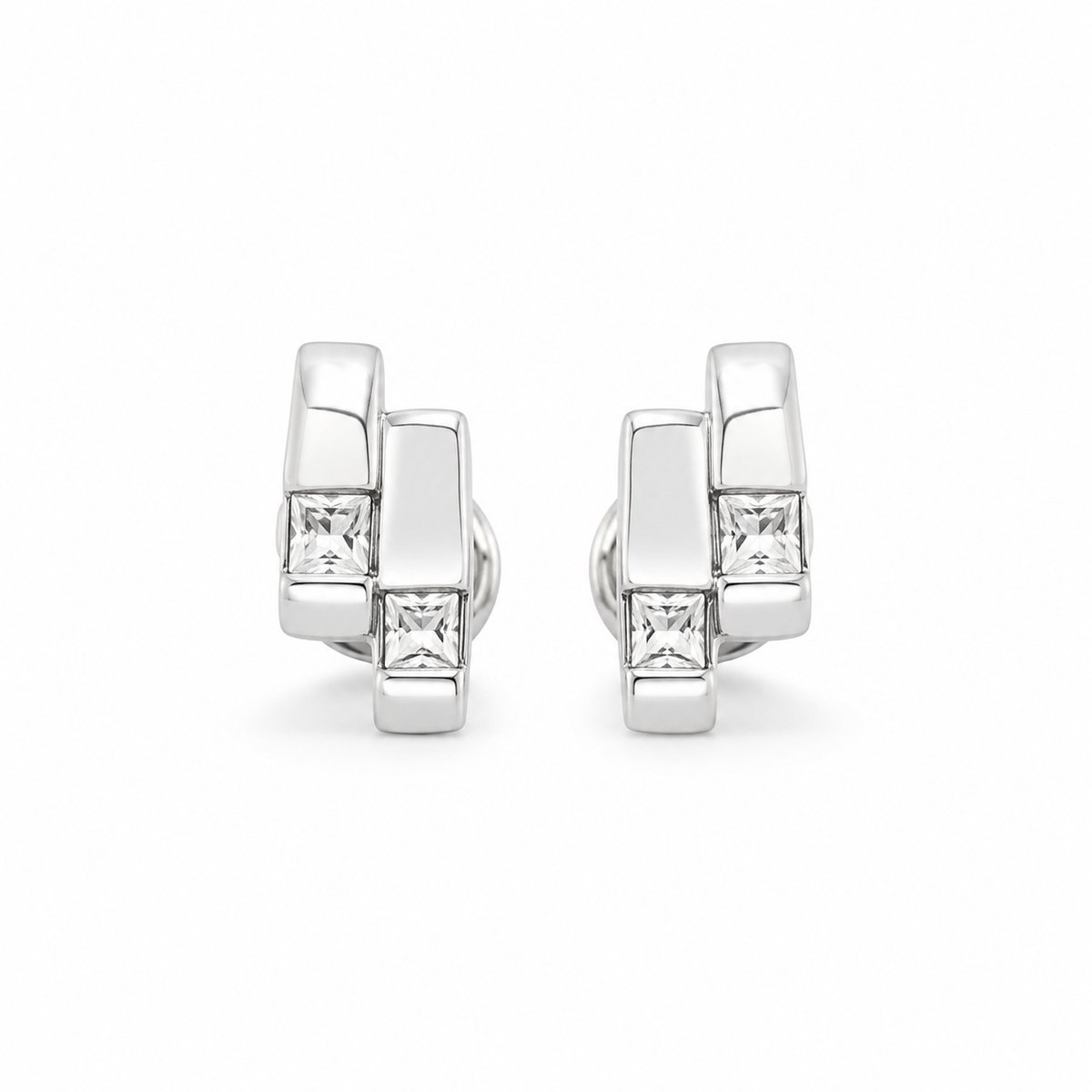 Zilveren oorknopjes met zirkonia – geometrische oorstekers – 8 mm – glanzend zilver