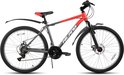 Grijze en rode mountainbike met zwarte voorvork, zadel en spatborden.