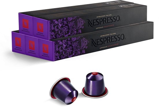 Twee dozen Nespresso Arpeggio Decaffeinato koffiecups en twee paarse capsules.