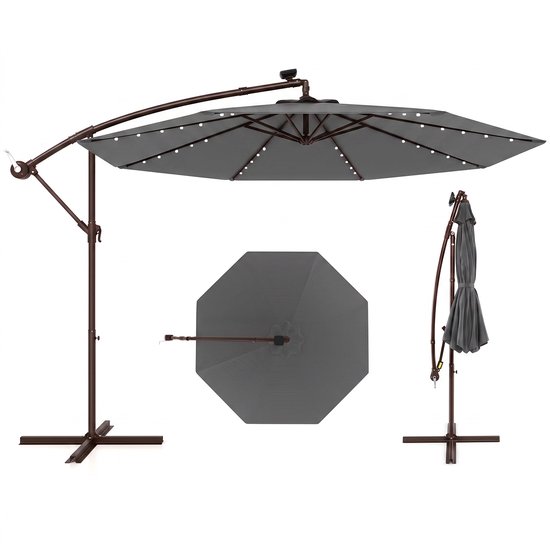 Grijze zweefparasol met een donkerbruine paal en basis, met ledlampen, open, gesloten en van bovenaf getoond.