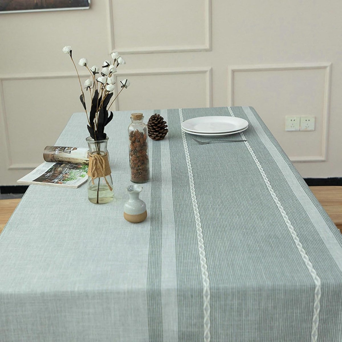 Tafelkleed - Keukentextiel - Eettafel decoreren - Borduursel details - 110 x 170 cm - Grijs