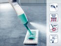 Leifheit Easy Spray XL vloerwisser sproeit reinigingsmiddel op een turquoise reinigingskop.