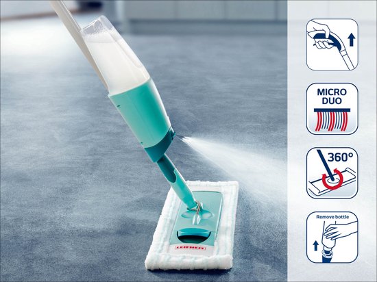 Leifheit Easy Spray XL vloerwisser sproeit reinigingsmiddel op een turquoise reinigingskop.