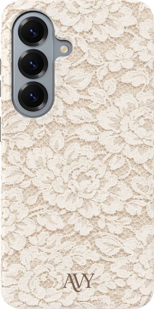 AVY Hoesje geschikt voor Samsung Galaxy S26 Plus | Vintage Lace | Kant | Beige | Hard Shell Back Cover | Compatibel met MagSafe & Qi2