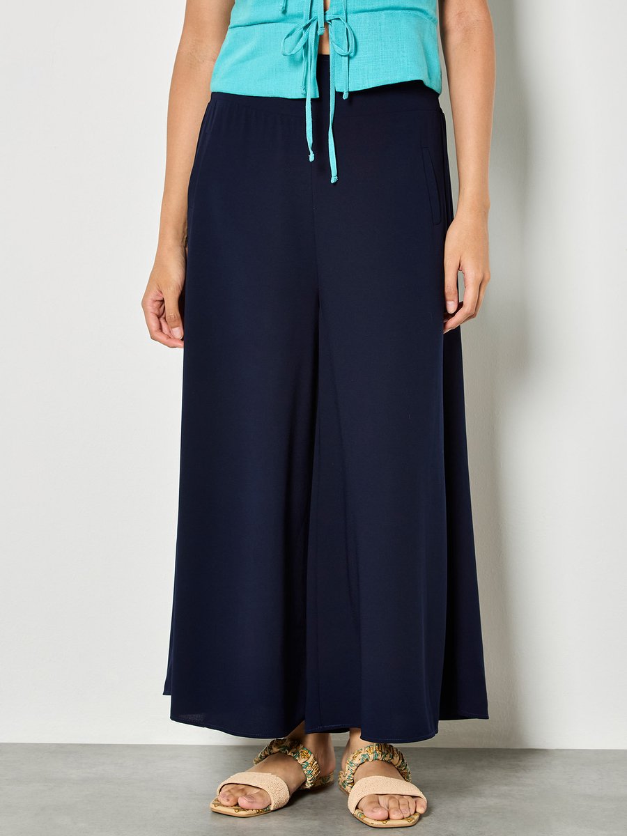 Soepelvallende broek met wijde pijpen