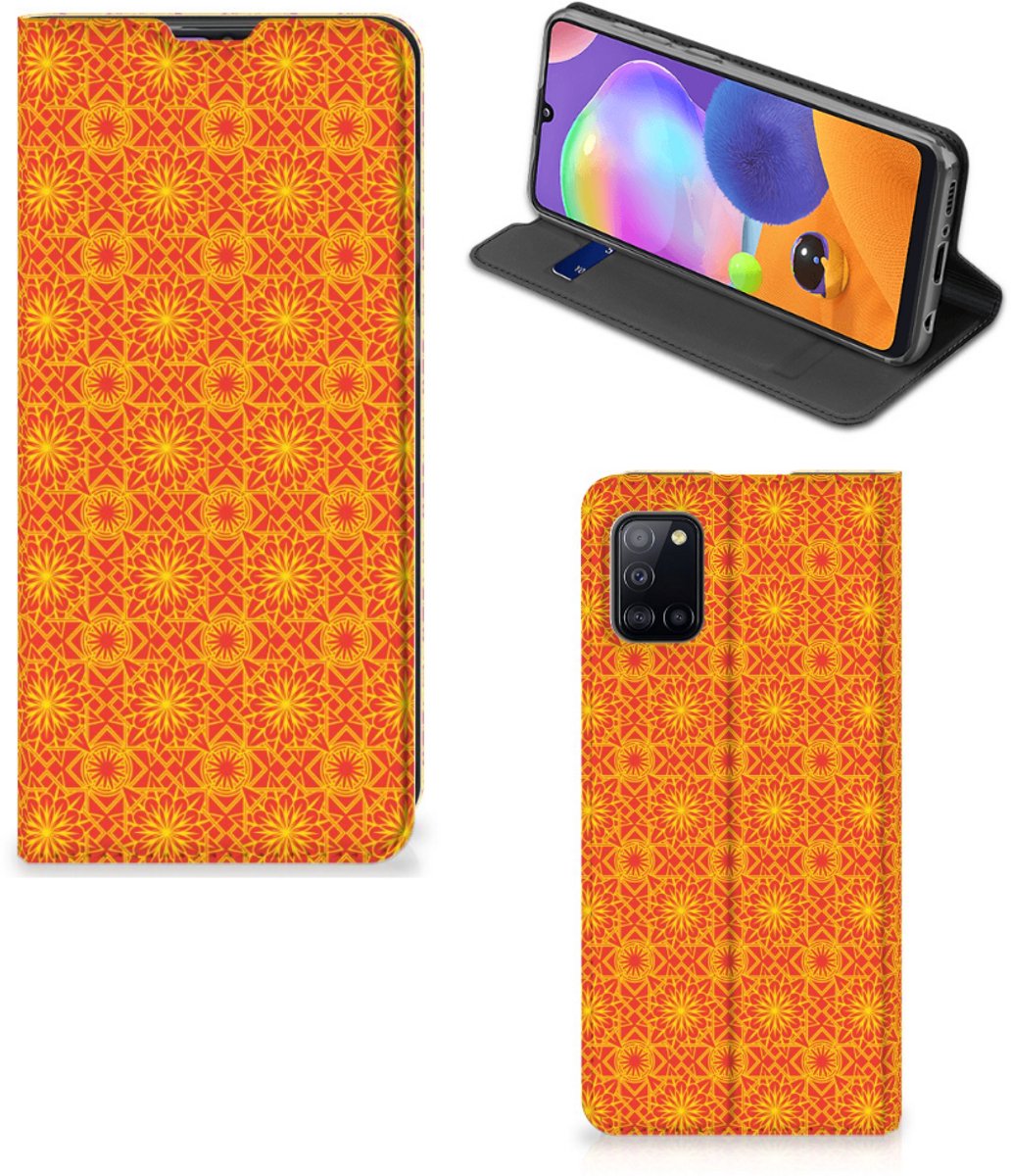 Samsung Galaxy A31 Hoesje met Magneet Batik Oranje