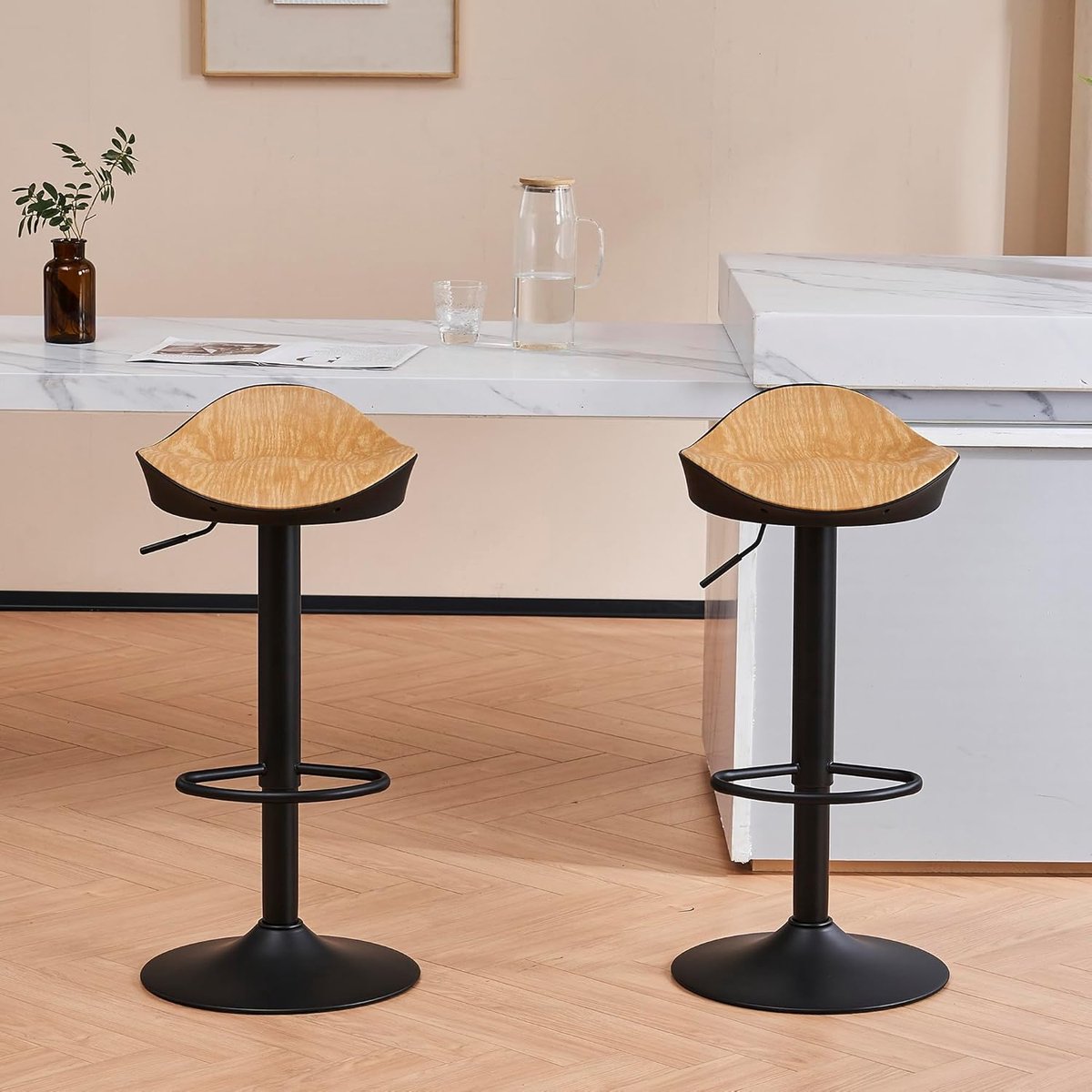 Barkruk Set van 2 Verstelbaar 38,5 x 40 x 90 cm – 360° Draaibare Barstoelen met Rugleuning en Voetensteun – Moderne Keukenkrukken in zwart Kunstleer en Metaal – Urbanhome