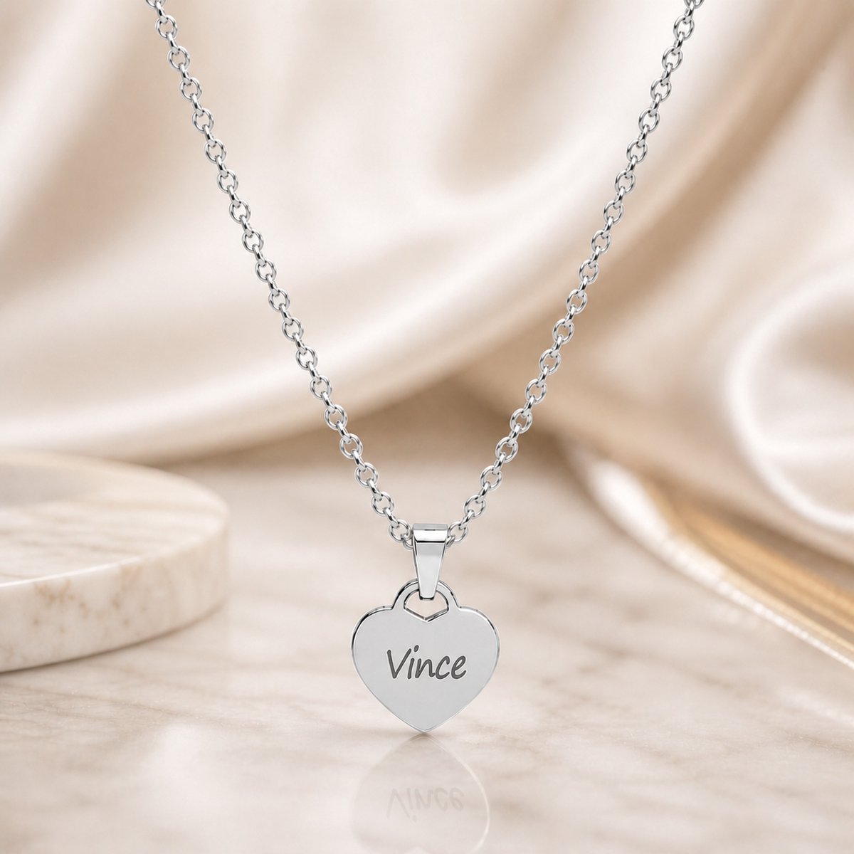 Ketting Sanne Zilver gepersonaliseerd sieraad met naam gegraveerd, leuk persoonlijk cadeau voor moeder, vrouw of vriendin.
