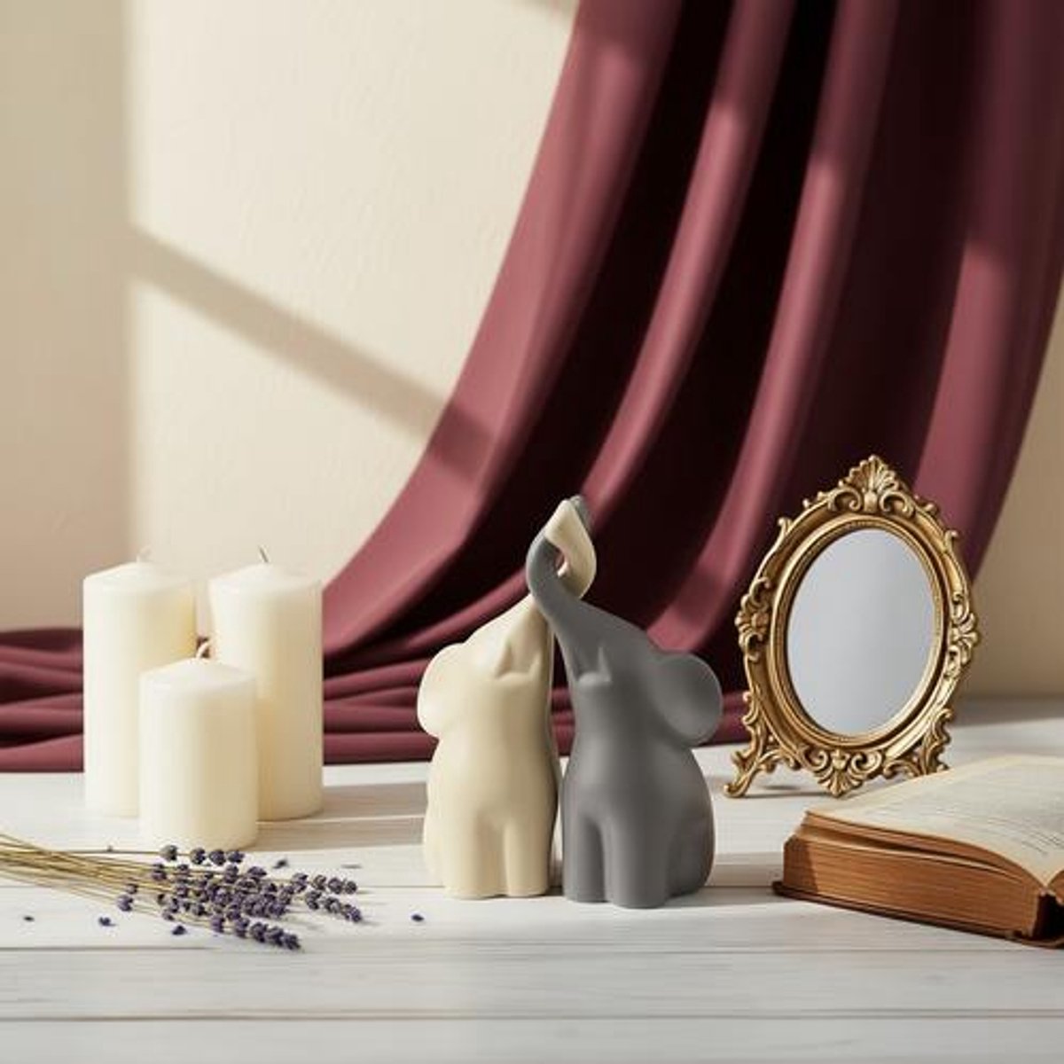 Sierlijke keramische olifanten als paar - decoratieve beelden in beige en grijs - 16 cm hoog
