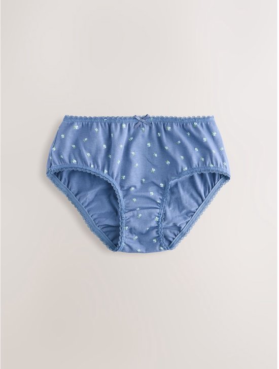 Blauwe onderbroek met kleine witte en groene bloemenprint en kanten rand.