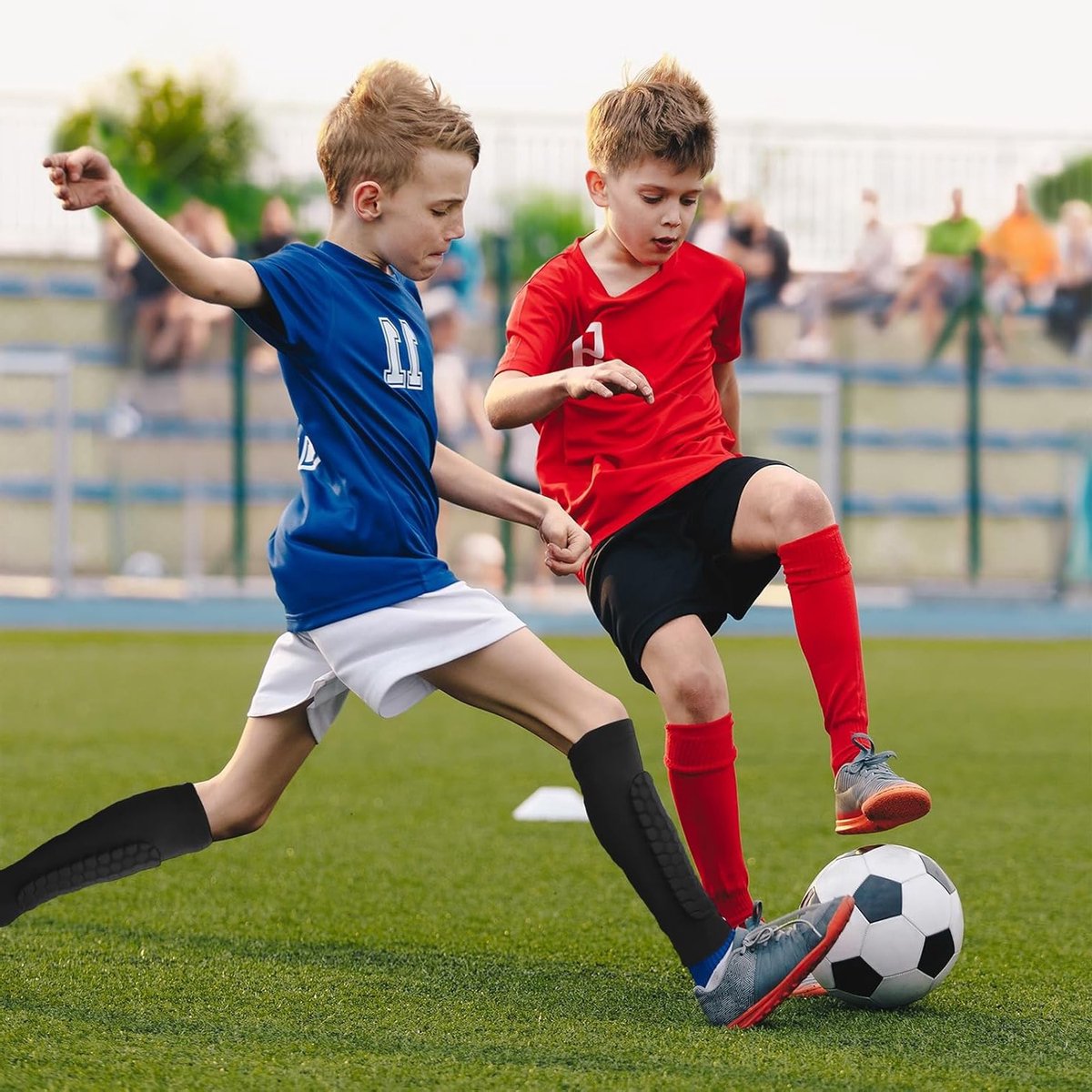 Lichte en ademende scheenbeschermers van EVA-schuim voor kinderen, ideaal voor voetbal en fietsen, antislip en comfortabel